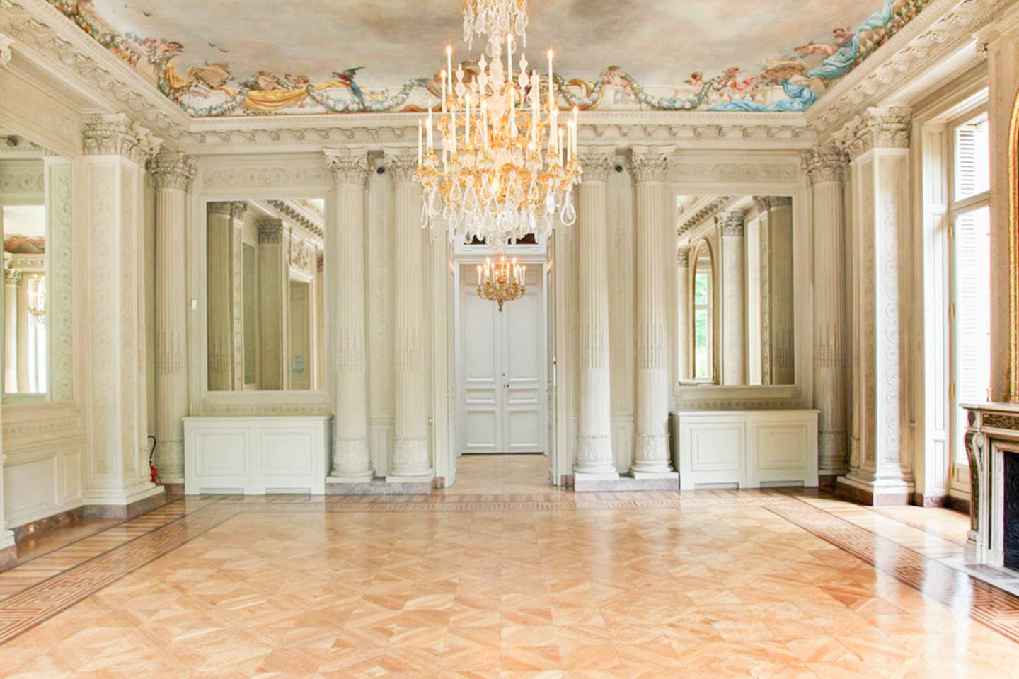 Un Showroom de grand standing, Triangle d'Or