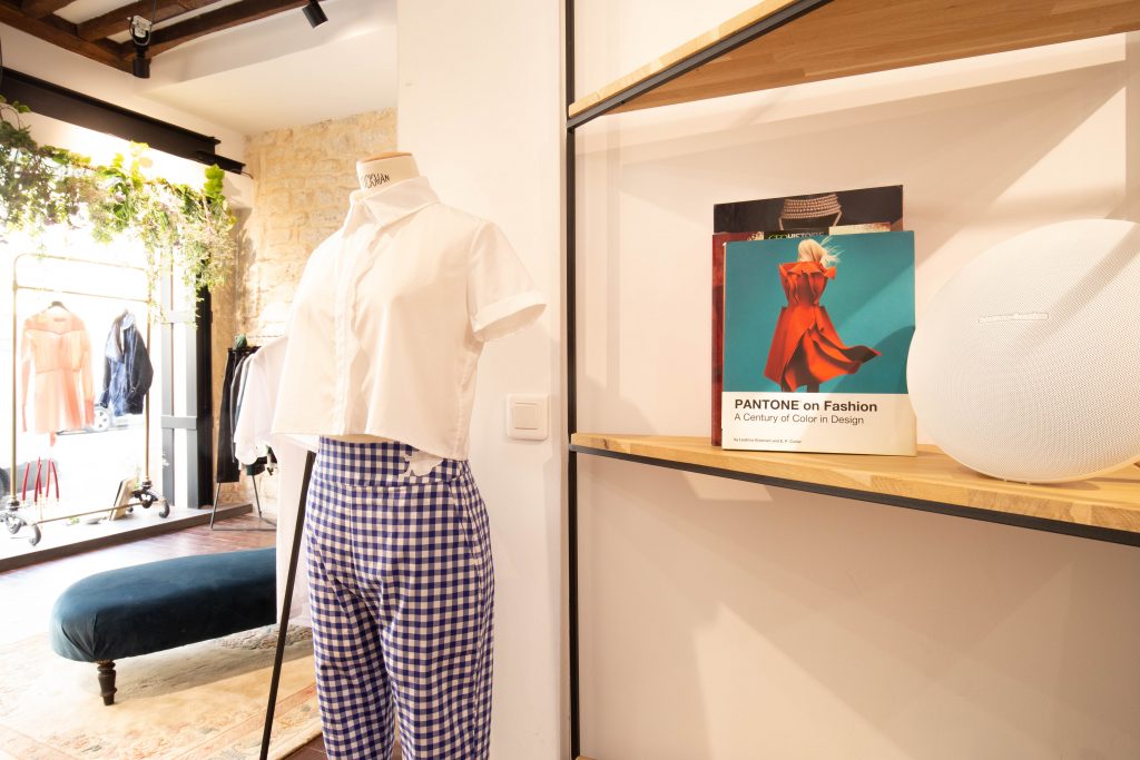 Visual merchandising, lighting, and interior details helped transform the temporary space into a boutique that felt consistent with the brand’s online presence