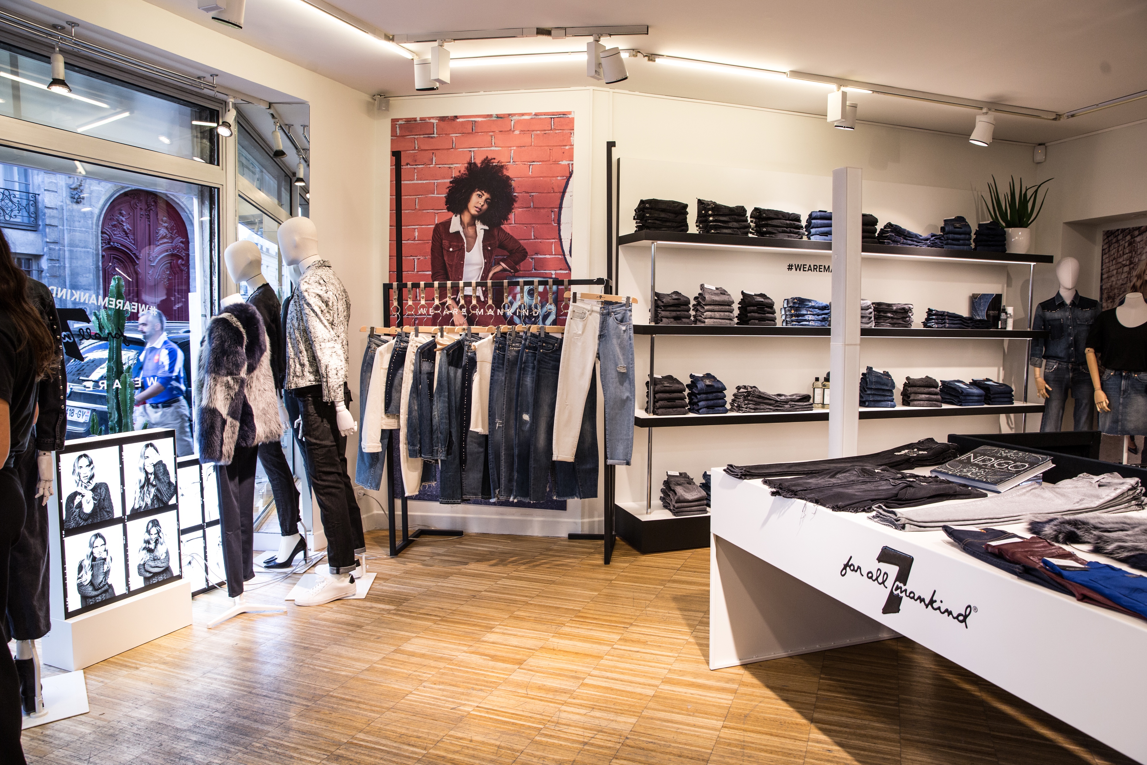 7 For All Mankind Builds Buzz With Its Pop Up Store In Le Marais