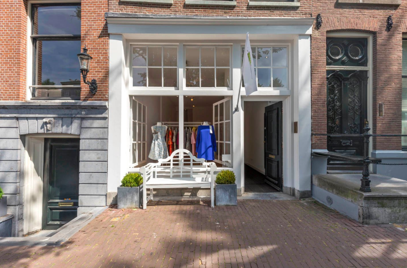 White pop up stores often enhance openness