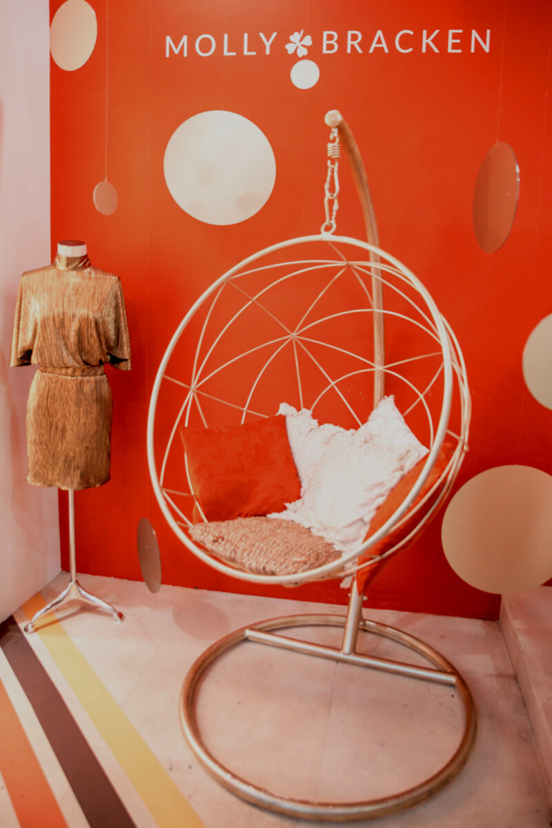 Molly Bracken pop up in paris