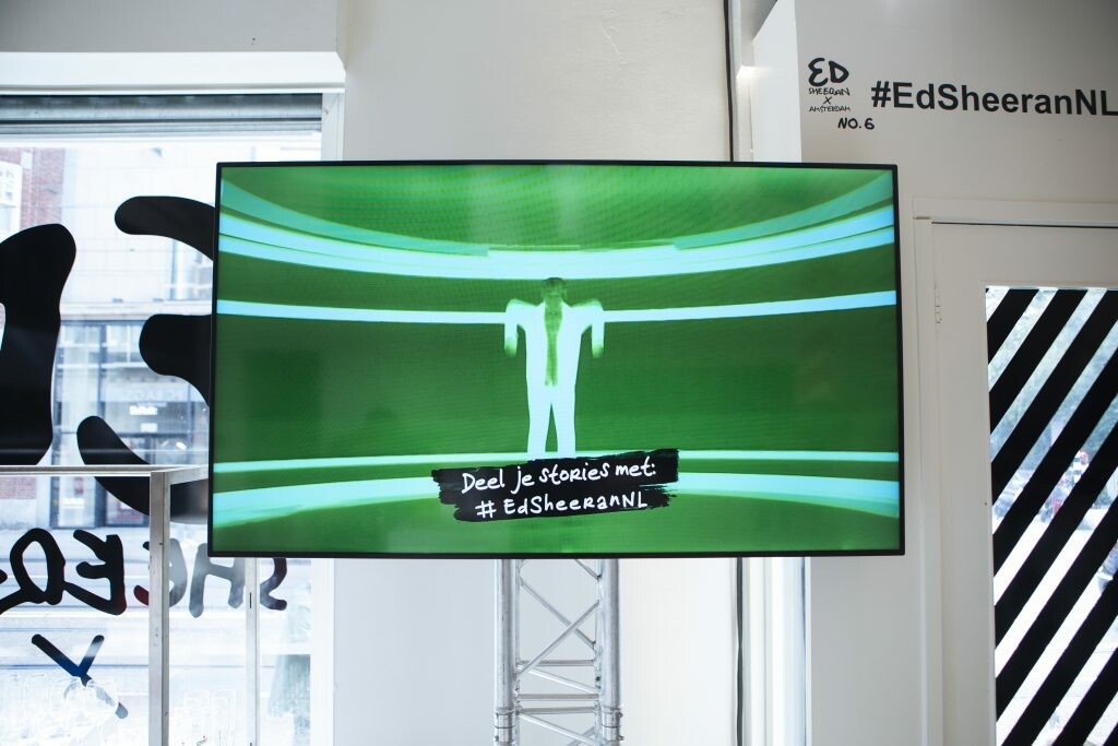 The pop up was meant to feel like a concert