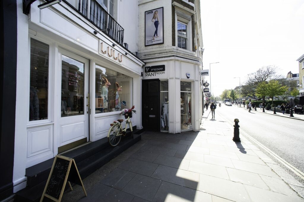 The store design also evolved throughout the season with themed decorations